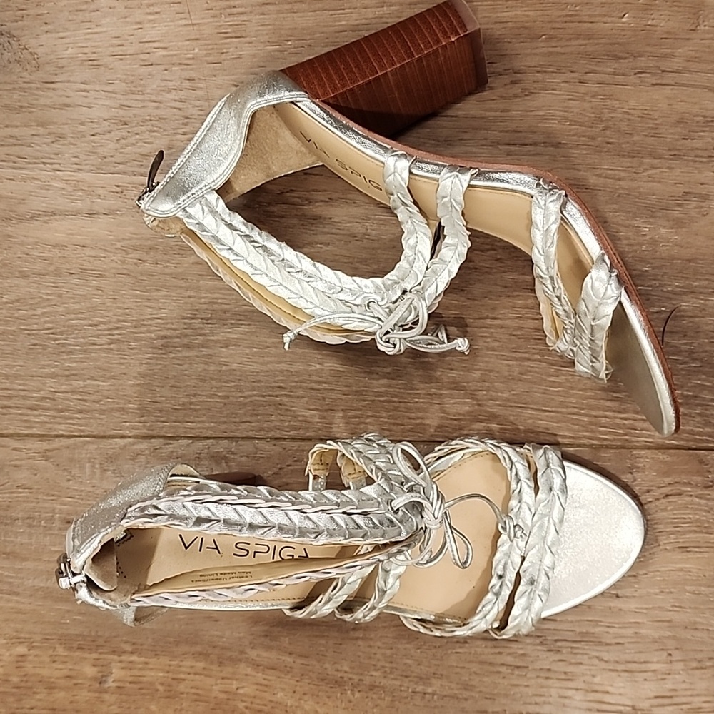 Via Spiga Silver Shoes Heels Zipper Back Stacked Heel Tie Front Leather size 7